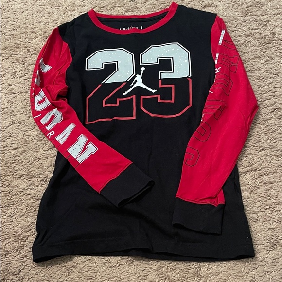 Jordan Kids Long Sleeve Shirt in Black and Red - Picture 1 of 1
